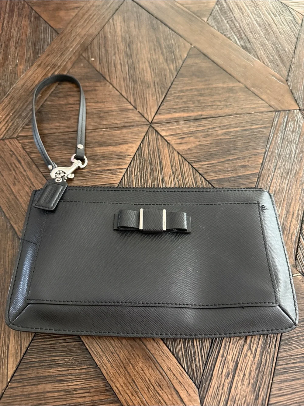 Coach Darcy Bow Wristlet Clutch Black Saffiano Leather Silver Hardware